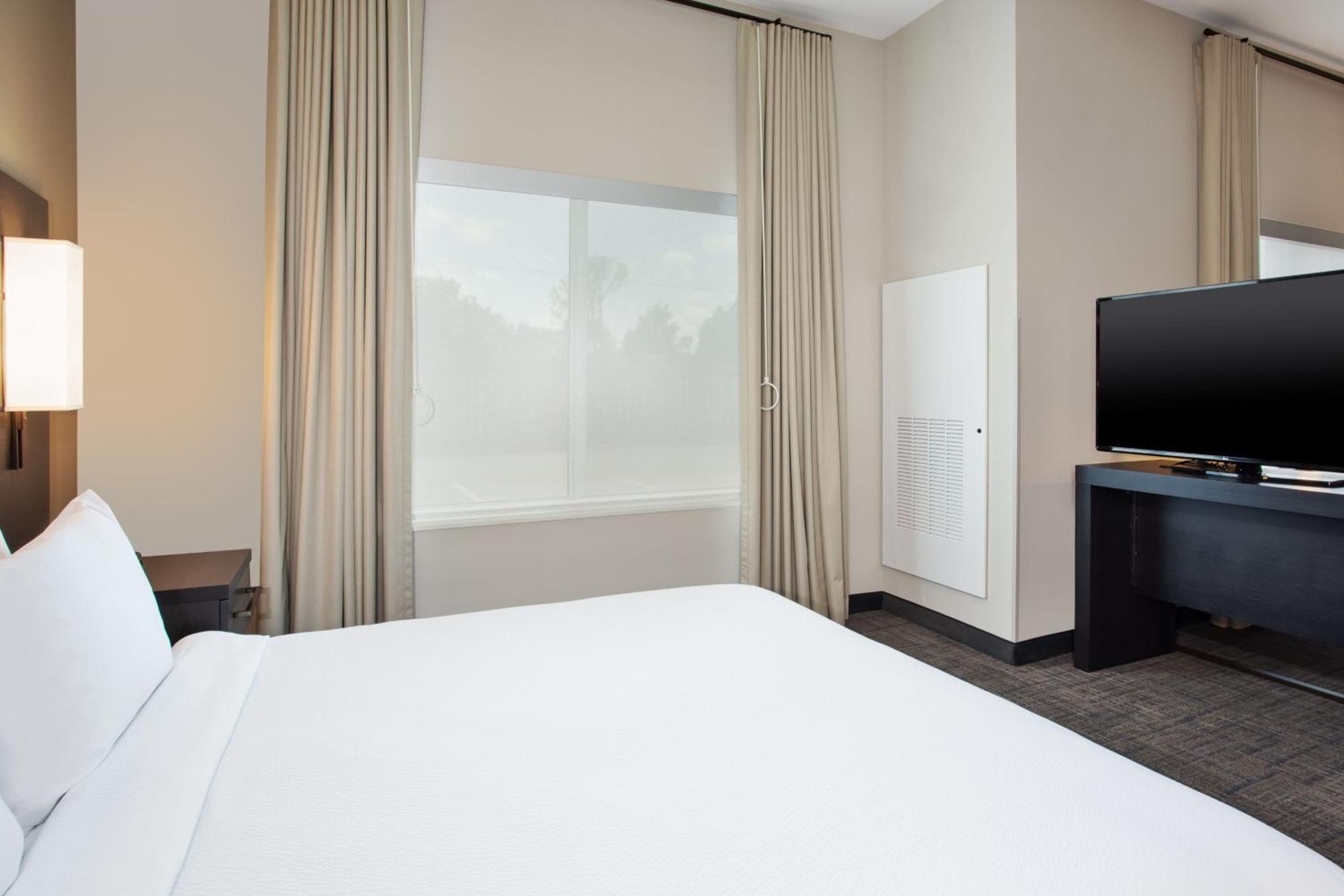 Hotel By Marriott